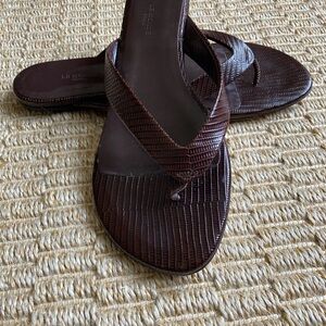 Le Monde Beryl Infradito Leather Thong Sandals